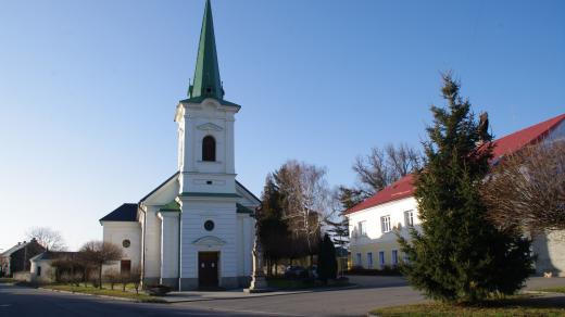 Kostel sv. Anny stojí na místě někdejší kaple z roku 1855