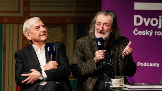 Miroslav Donutil a Bolek Polívka v Toboganu z Národního divadla