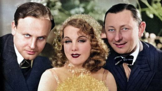 Karel Lamač, Anny Ondráková a Vlasta Burian ve filmu On a jeho sestra (1931, digitálně kolorováno)