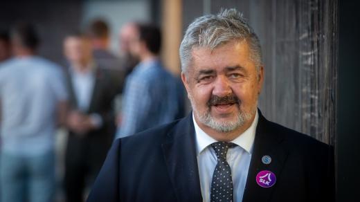 Michael Canov, senátor