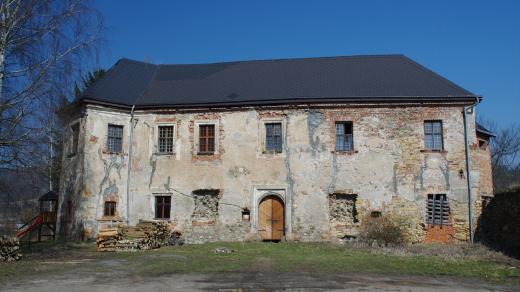 Tvrz ve Vranové byla prvním sídlem Bukůvků na Moravě