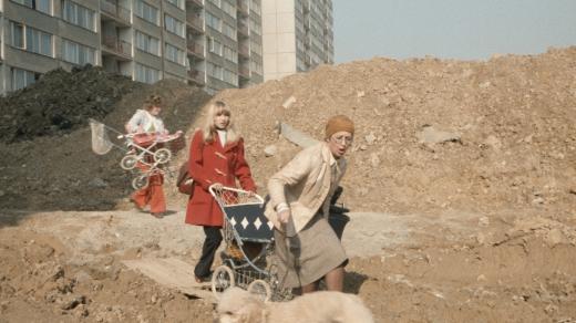 Z filmu Panelstory, aneb Jak se rodí sídliště