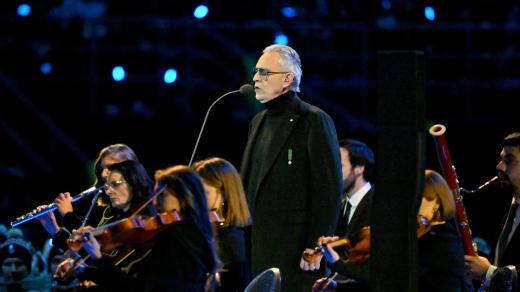 Andrea Bocelli na zahajovacím ceremoniálu zimních olympijských her 2026