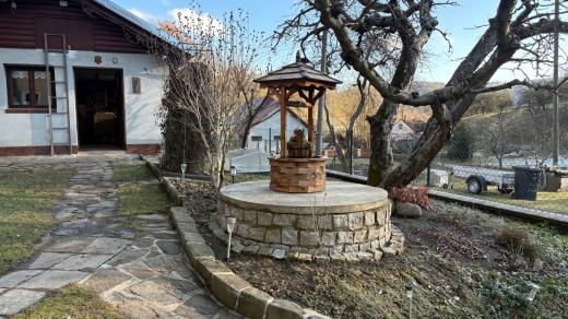 Dopady havárie řeší i Marie Mynaříková z Vranova nad Dyjí, která čerpá vodu ze studny u zasaženého potoka