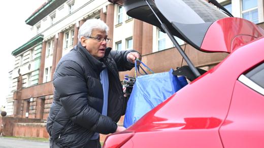 Bývalý ředitel motolské nemocnice Miloslav Ludvík po propuštění z vazby