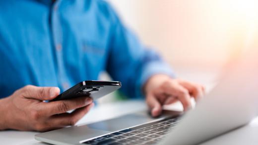 Mobil, mobilní telefon (ilustrační foto)