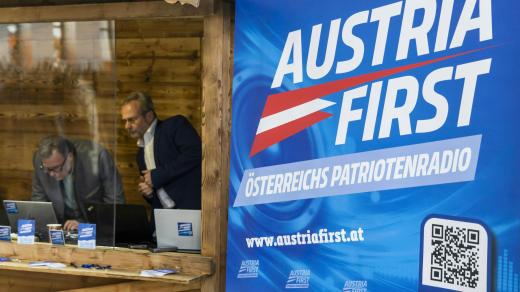 Rakouská rozhlasová stanice Austria First, tedy Rakousko na prvním místě