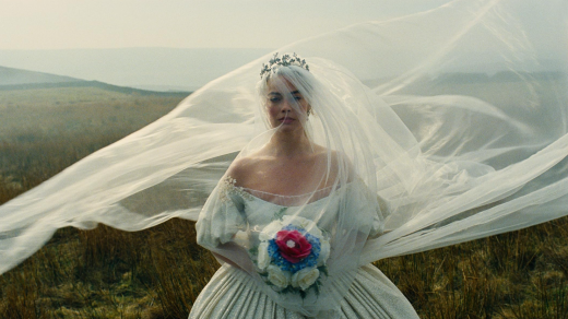 Margot Robbie ve snímku Bouřlivé výšiny