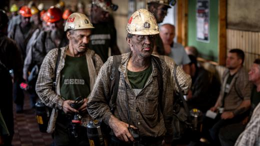 Horníci z černouhelného dolu na Karvinsku