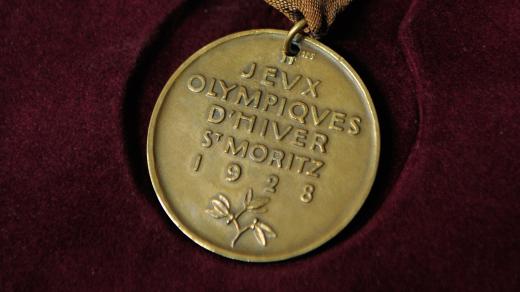 Bronzová olympijská medaile Rudolfa Burkerta