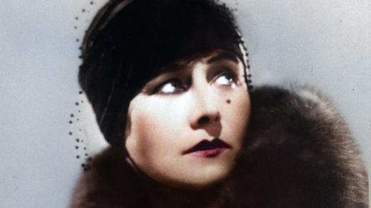 Česká filmová herečka Anna Sedláčková (1928, digitálně kolorováno)