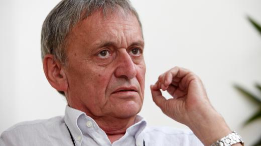 Divadelní scénograf Jan Dušek