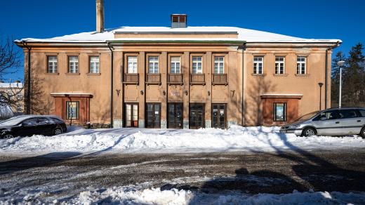 Bývalé městské kino. Vrchlabská radnice plánuje v místě vytvořit kulturní triangl tří institucí.