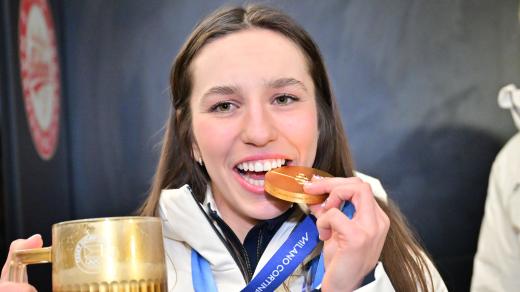Zuzana Maděrová se zlatou medailí a zlatým půllitrem na Olympijském festivalu v Českých Budějovicích