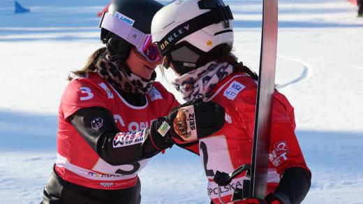 Zuzana Maděrová (vpravo) vybojovala v prvním závodě po olympijských hrách stříbro