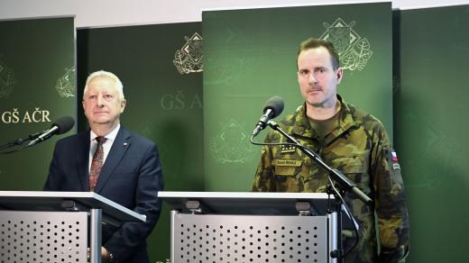 Ministr obrany Jaromír Zůna a armádní generál Armády České republiky Karel Řehka