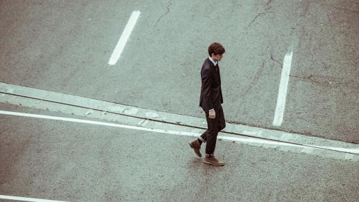 Samotář, člověk,chůze (ilustrační foto)