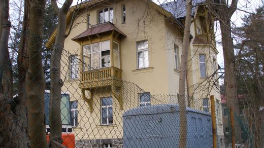 V roce 2007 proběhla v Karlových Varech rekonstrukce německé vily, ve které je dnes sídlo Českého rozhlasu Karlovy Vary