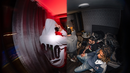 Dva z mnoha pokojů projektu PULL UP TAPE vol.2