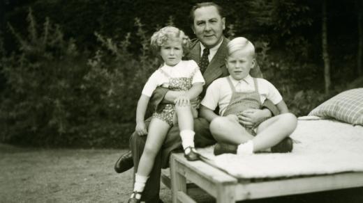 Ivan M. Havel, Vítězslav Nezval, Václav Havel, září 1940