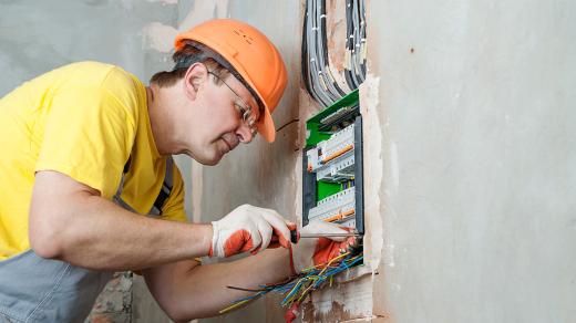 Elektroinstalatér (ilustrační foto)