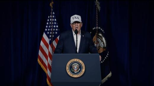 Donald Trump informuje o útoku na Írán