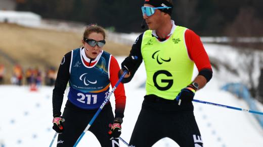 Simona Bubeníčková se v dalším závodě na paralympijských hrách mohla spolehnout na služby traséra Davida Šrůtka