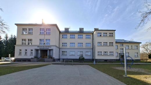 Jubilejní základní škola svatováclavská ve Strýčicích na Českobudějovicku