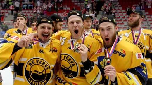 Hokejisté Litvínova slavící premiérový extraligový titul
