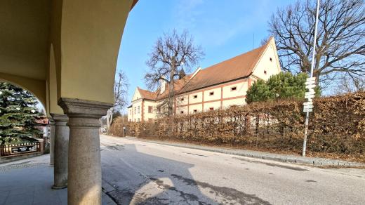 Ostrolovský Újezd u Borovan na Českobudějovicku