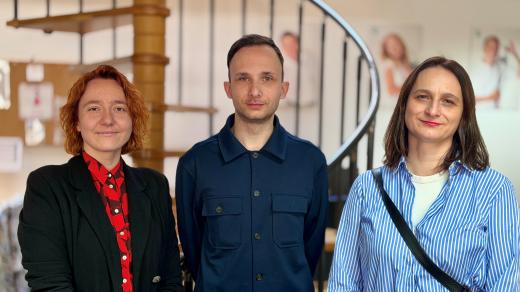 Zlevy Kurátorka Tamara Kubečková, kurátor Matej Pancurák a ředitelka Gočárovy galerie Klára Zářecká