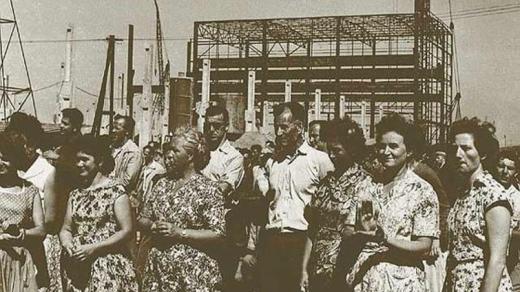 Zahájení výstavby továrny ŽĎAS