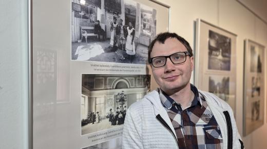 Kurátor výstavy Františkovy Lázně v obrazech a médiích Ladislav Taušner