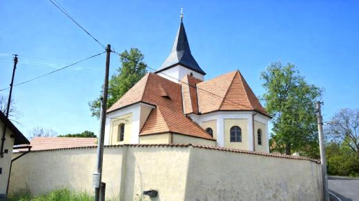Kostel sv. Petra a Pavla v Pohoří u Mirovic na Písecku
