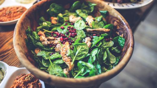 Baby špenát na talíři by ocenil i Pepek Námořník (ilustrační foto)