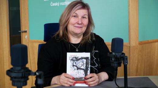 Jaroslava Mačková ve studiu Českého rozhlasu Hradec Králové