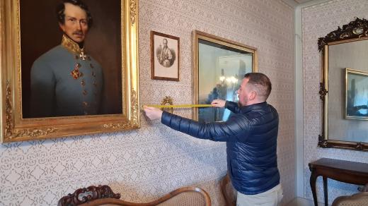Na zámku Zákupy připravují novou expozici v prvním patře - na snímku je kastelán Vladimír Tregl