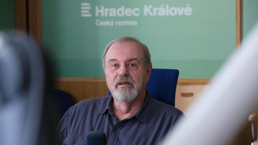 Jan Lašek ve studiu Českého rozhlasu Hradec Králové