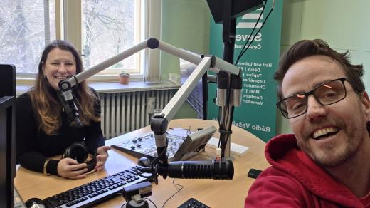 Patrik Christian Cmorej ve studiu Českého rozhlasu Sever