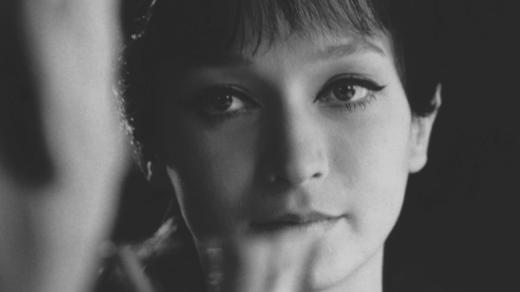 Záběr z filmu Dita Saxová (Antonín Moskalyk, 1967). Snímek uvede filmový festival Minulost v Přítomnosti