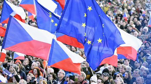 Demonstrace proti možnému ohrožení svobody a demokracie vládou premiéra Babiše