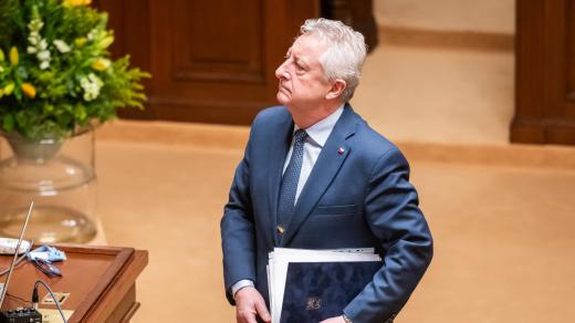 Ministr obrany Jaromír Zůna (za SPD) na mimořádné schůzi Sněmovny, kde chce opozice hlasovat o nedůvěře vládě