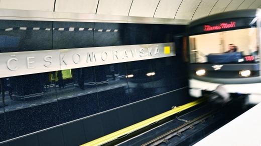 Stanice metro Českomoravská se znovu otevřela