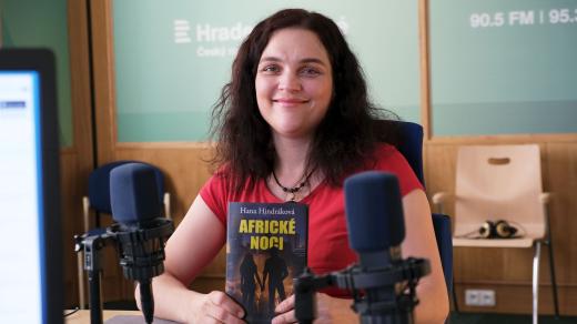 Hana Hindráková ve studiu Českého rozhlasu Hradec Králové