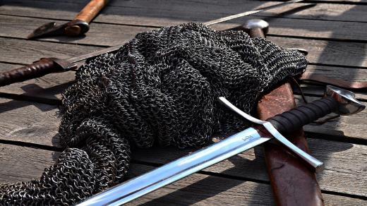 Meč, sekera, poprava, kat