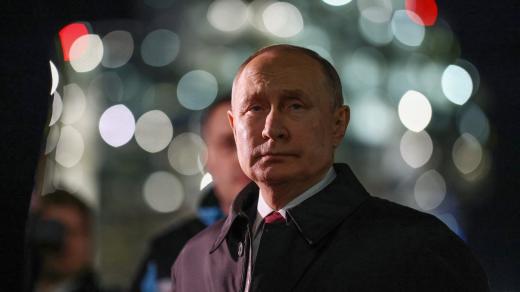 Vladimir Putin na návštěvě závodu Gazprom (snímek z roku 2023)
