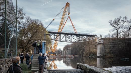 Výměna ocelových konstrukcí železničního mostu v Táboře