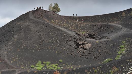 Sopka Etna, kráter