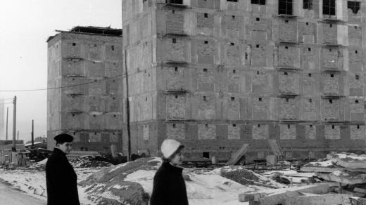 Rozestavěné panelové domy v Polabinách I, 1964