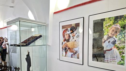 Výstava Folklór Bílých Karpat v Galerii 140 v Táboře